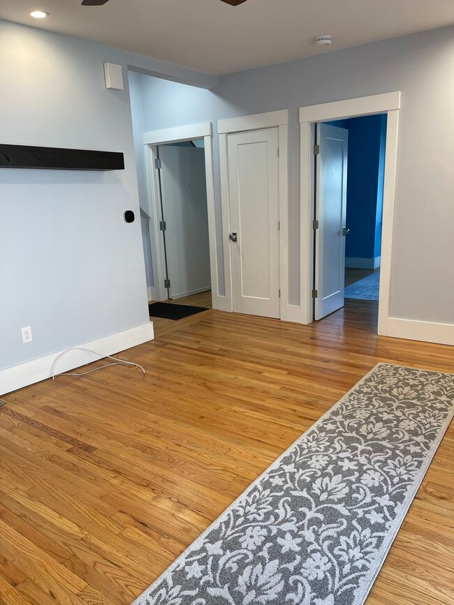 entrada de la puerta principal - 12 Berkeley St Unidad 1