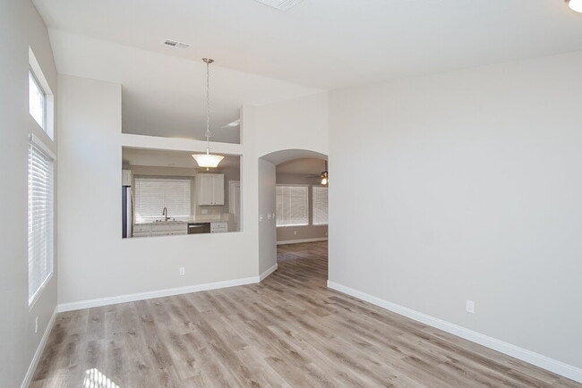 Photo - 707 Heritage Point Dr