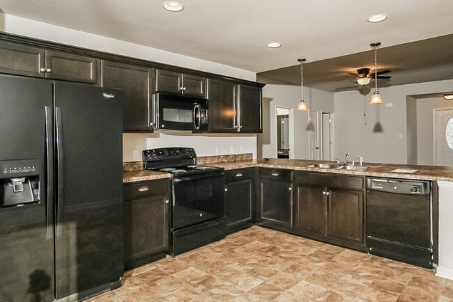 Photo - 207 Sedgewick Dr