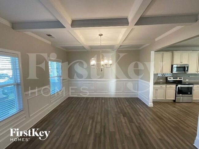 Photo - 499 Royal Oak Ln