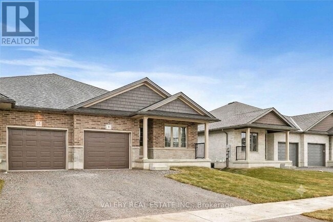 Photo - 9 Peachleaf Ln