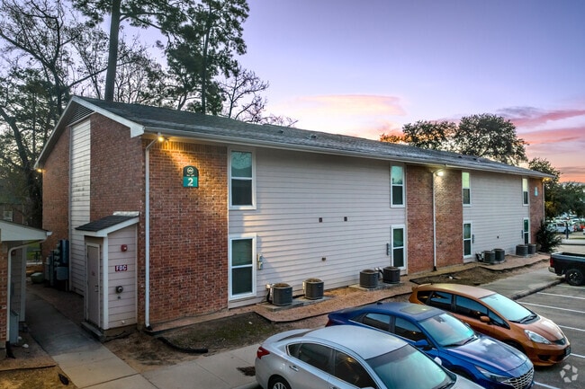 Primary Photo - 800 Bellshire Apartments