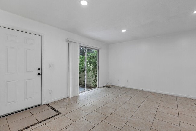 Photo - Freshly Updated 2-Bedroom Home with Stainless Steel Appliances & Private Patio – Ocala, FL
