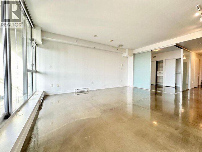 Photo - 221 Union St Unité 706