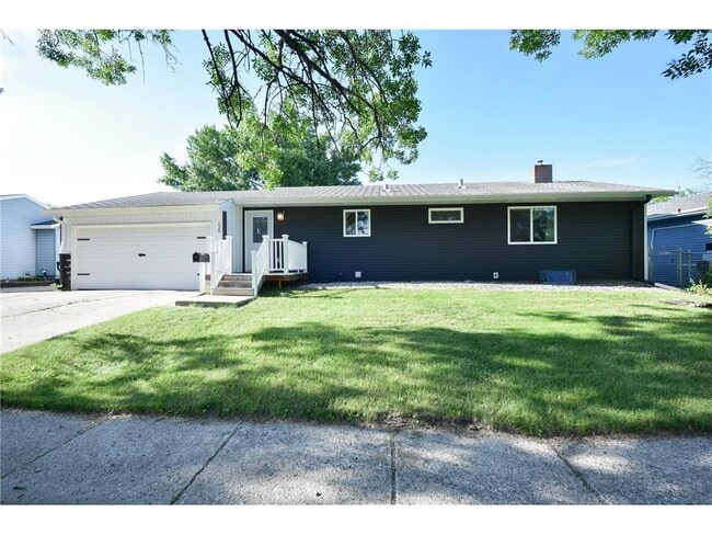 Photo - 120 8th Ave E