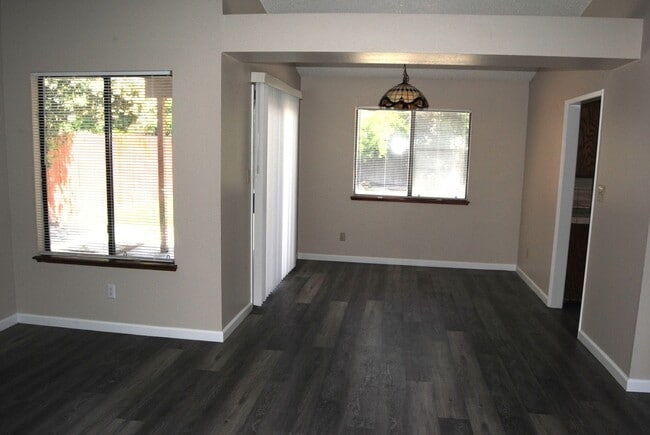 Photo - 4620 Gorbett Ln