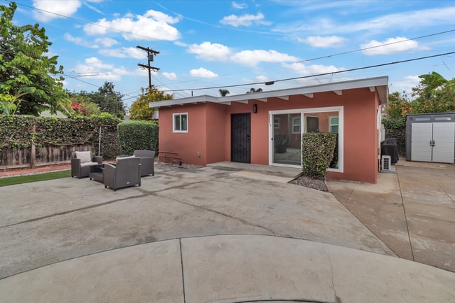 3964 La Salle Ave