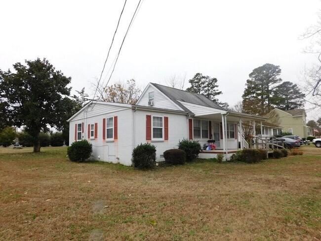 Photo - 107 Magazine Rd