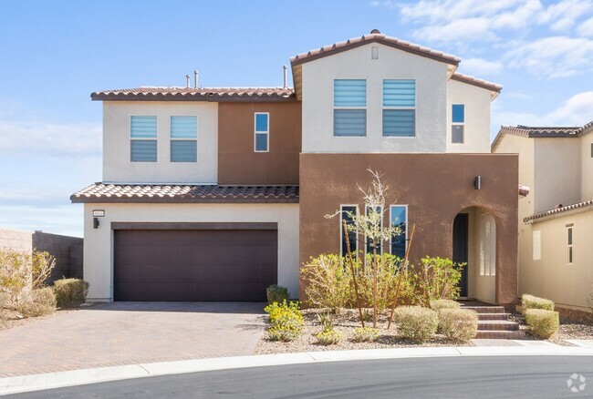 Building Photo - MODERN 2021 Built Home in Silverado Ranch!