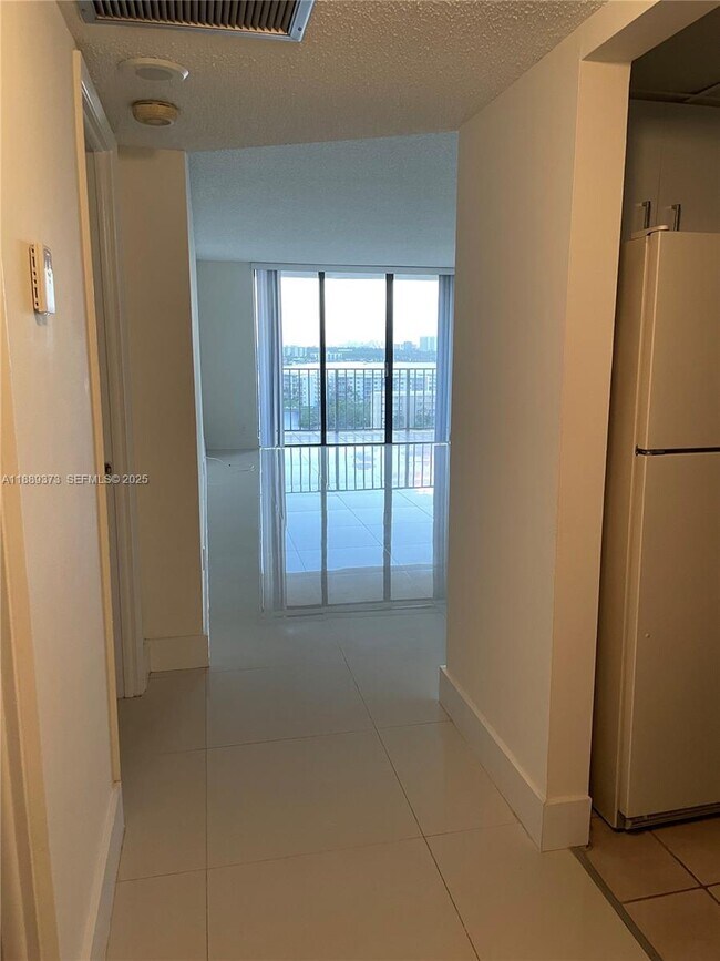 Photo - 18151 NE 31st Ct Unit 1411