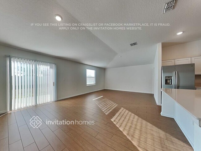 Photo - 916 Caitlin Loop