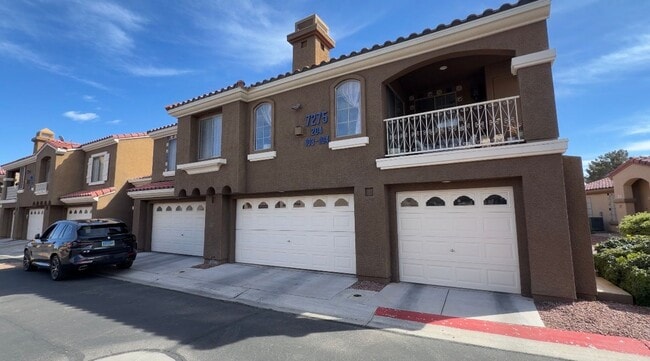 Building Photo - Gorgeous 2 bedroom townhouse Ready for immedate move-in!
