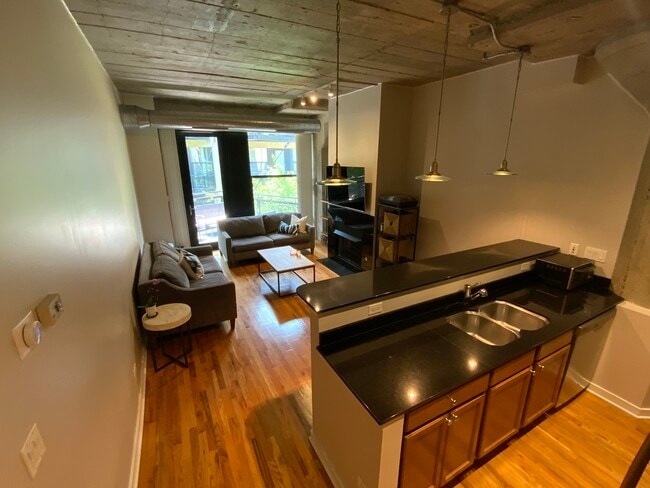 Photo - 1033 W 14th Pl Unit 212