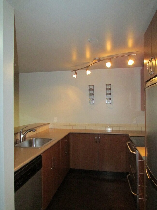 Photo - 3401 Wallingford Ave N Unit 206