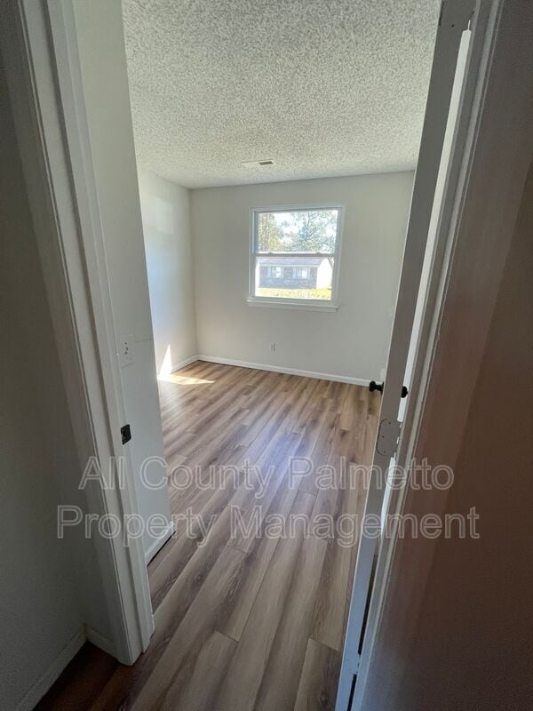 Photo - 47 Elmwood Pl