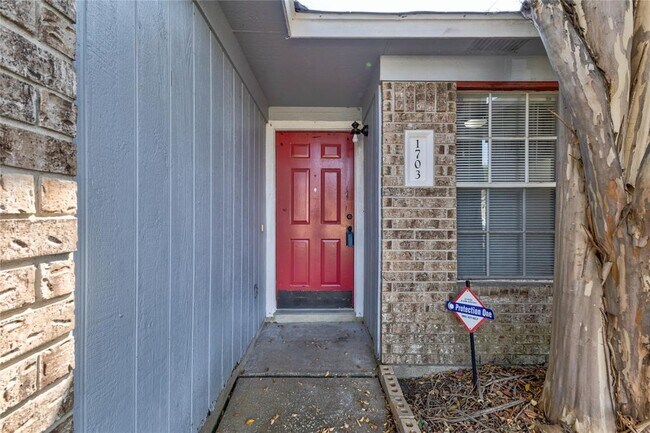 Photo - 1703 Verbena Way