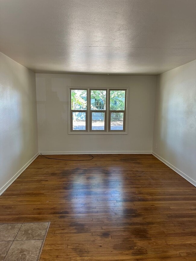 Photo - 1/2 Off 2nd Month's Rent Unit 04-1007