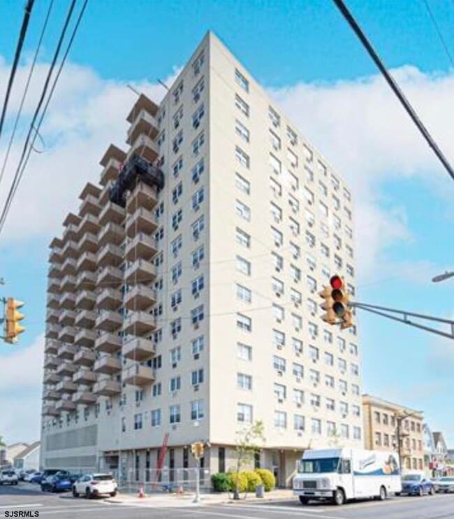Building Photo - 3817 Ventnor Ave Unit 1004