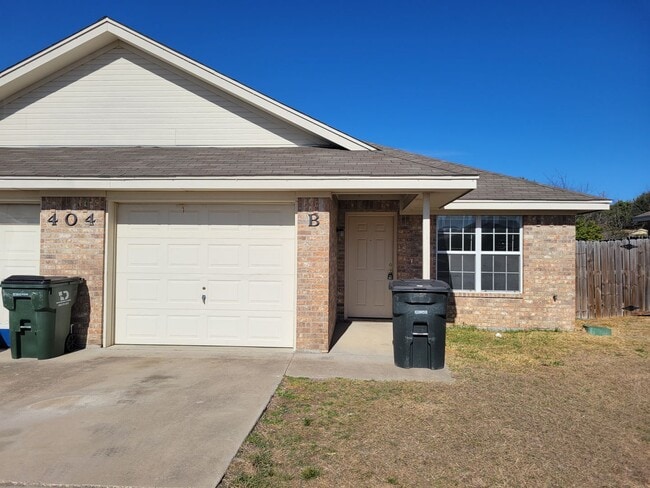 Building Photo - 404 Dale Ave Unit A-STILL OCCUPIED BY RESIDENT