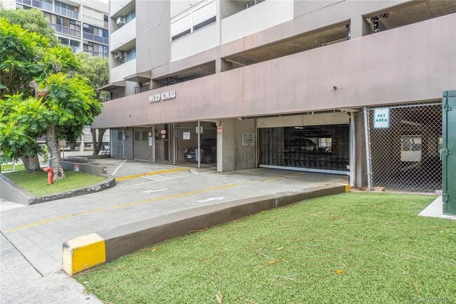 Photo - Studio w/ Parking For Rent – Convenient Urban Living in the Heart of Honolulu Unit 604