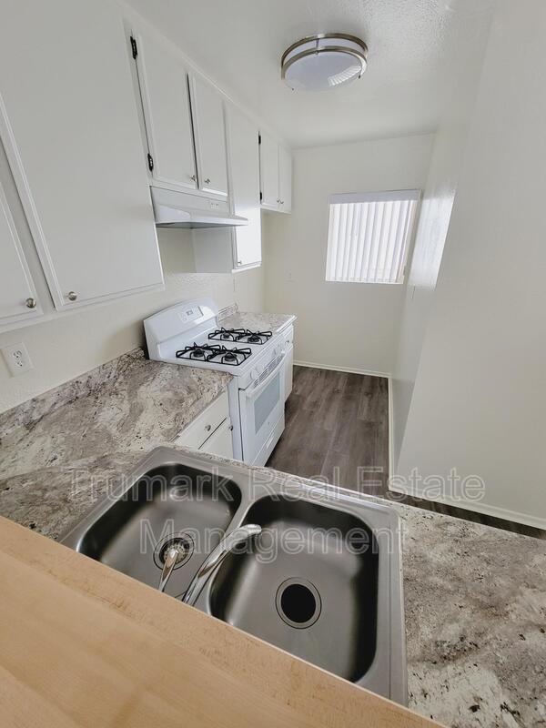 Photo - 7340 Foothill Blvd Unidad 2