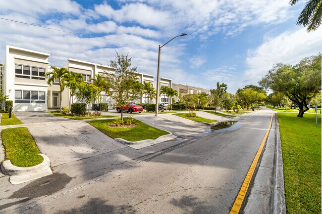 Photo - 2475 NE 135th St