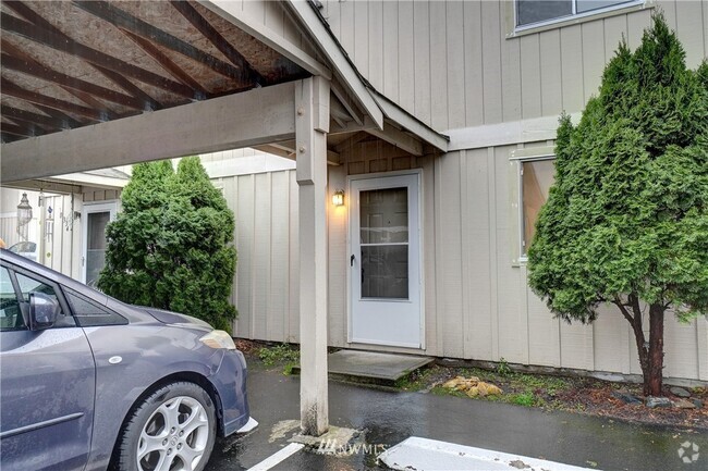 Building Photo - 10332 15th Avenue Ct E Unit Townhouse