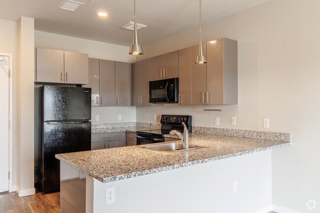 2BR, 2BA - 1,078SF