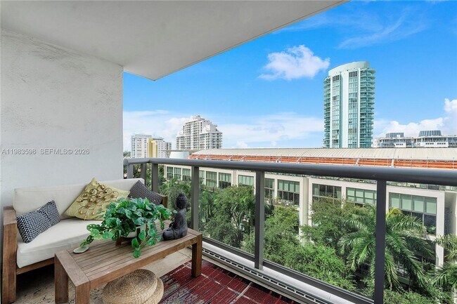 Building Photo - 6039 Collins Ave Unit 934