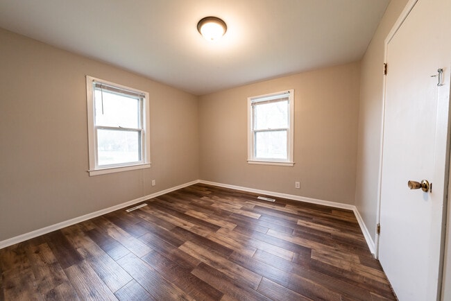 Photo - 812 W Ash Ave