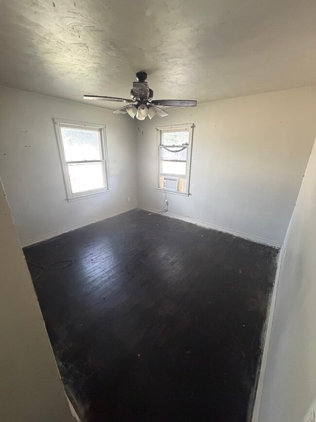 815 W Doolin Ave