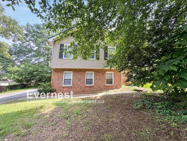 Photo - 737 Swamp Creek Dr House