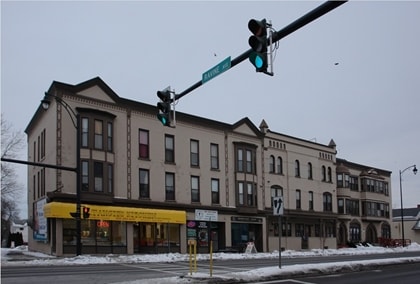 Primary Photo - Lake Ravine Apartments