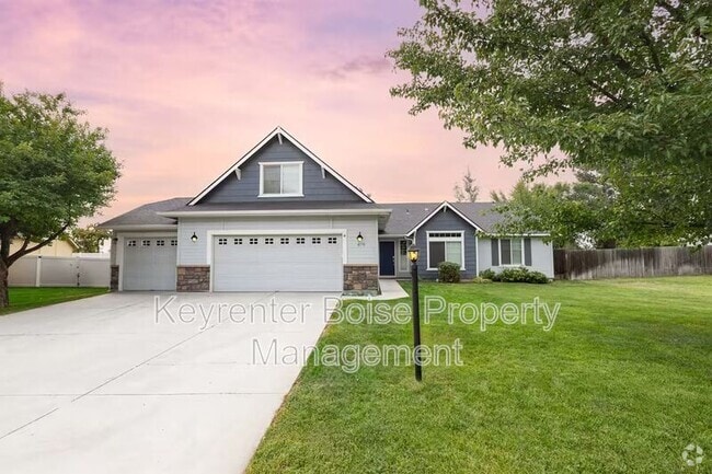 Building Photo - 879 N Traquair Pl Rental