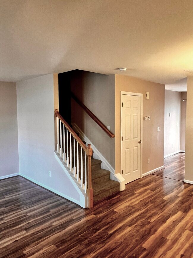 Photo - 3569 Draycott Ave