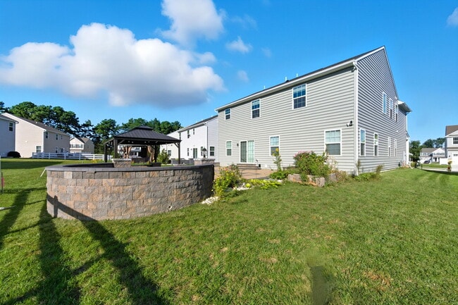 Photo - 185 Tywyn Dr