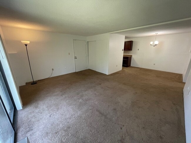 Photo - 17 Village Rock Ln Unit 14