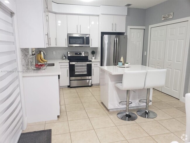 Building Photo - 1532 SE 31st Ct Rental