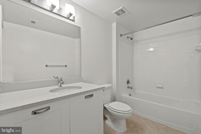 Photo - 2451 Midtown Ave Unidad 1114