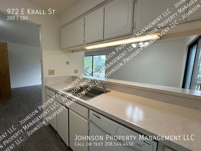 Photo - 972 E Krall St
