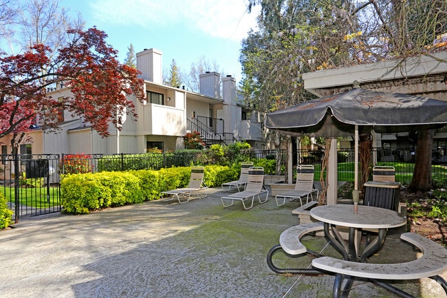 Pool - WESTPOINTE APARTMENTS