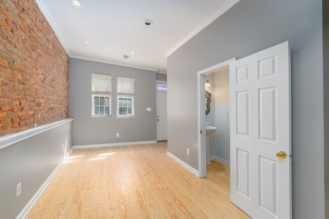 Photo - 926 S Hanover St
