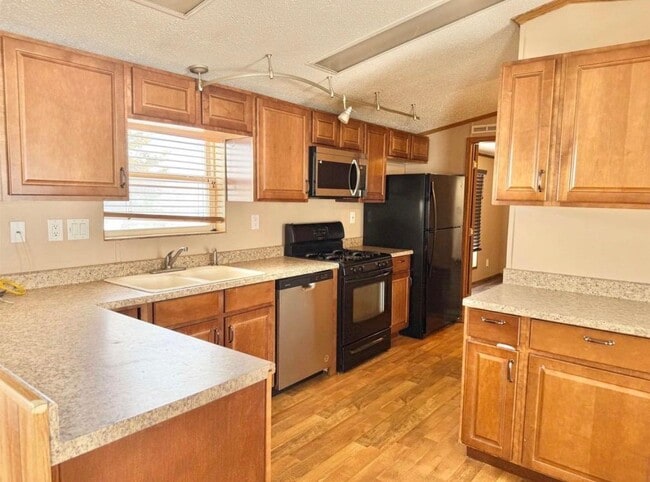 Photo - 70 Twin Creek St