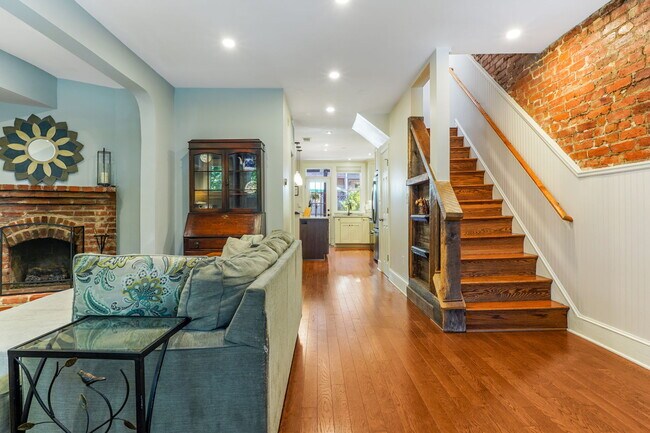 Photo - 1206 Half St SW