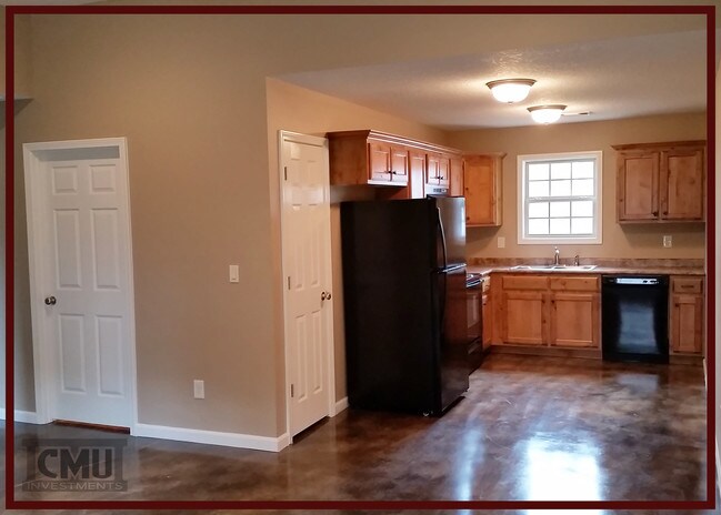 Photo - 2204 Hurst Ln