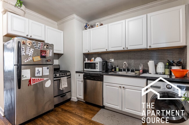 Photo - 2151 N Fremont St Unidad 2