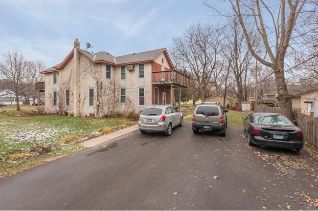 Building Photo - 680 6th St Rental