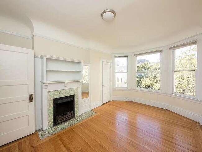 Photo - "Experience Vibrant San Francisco Living in This Spacious 4-Bedroom, 2-Bath Gem on Jones Street!"