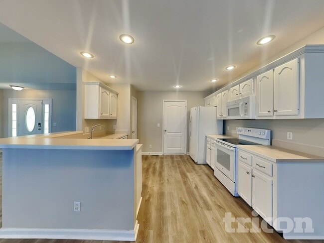 Photo - 505 Arabian Ln