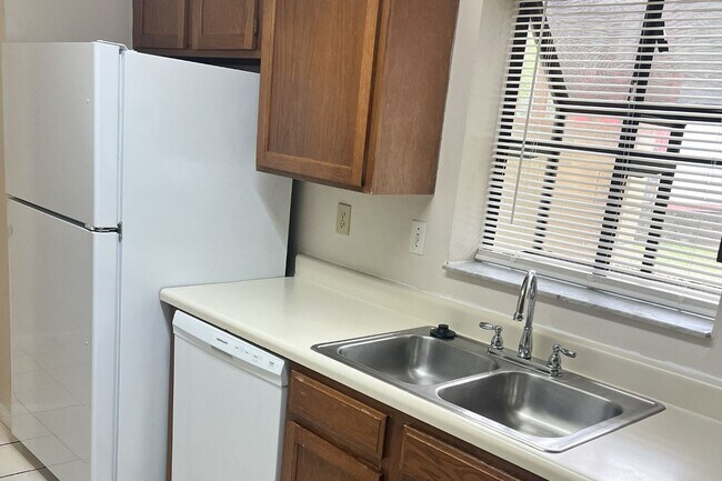 Photo - Charming 2BR/2.5BA End Unit Townhome with Fenced Backyard in Greenleaf – Pets Welcome!